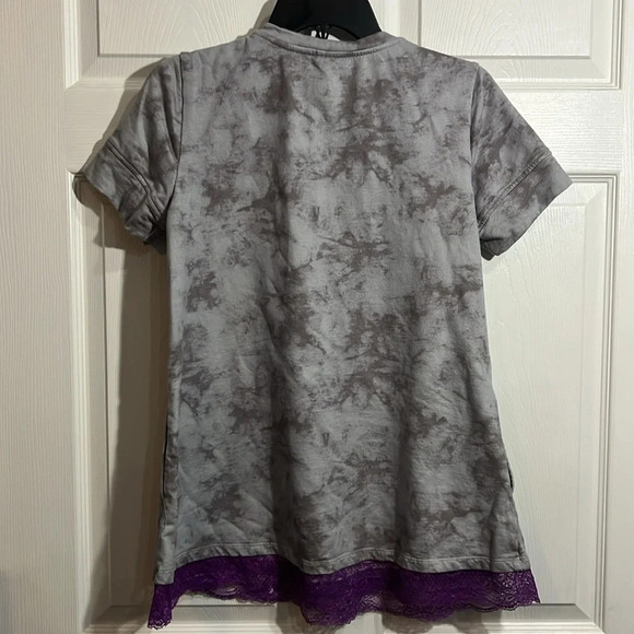 LOGO by Lori Goldstein Tie-Dye Top with Embroidery/lace- Size XS - Gray/Purple - Picture 7 of 7